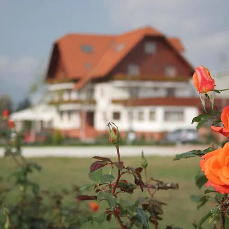 Garden Club Hotel Brașov