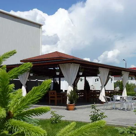 Garden Club Hotel